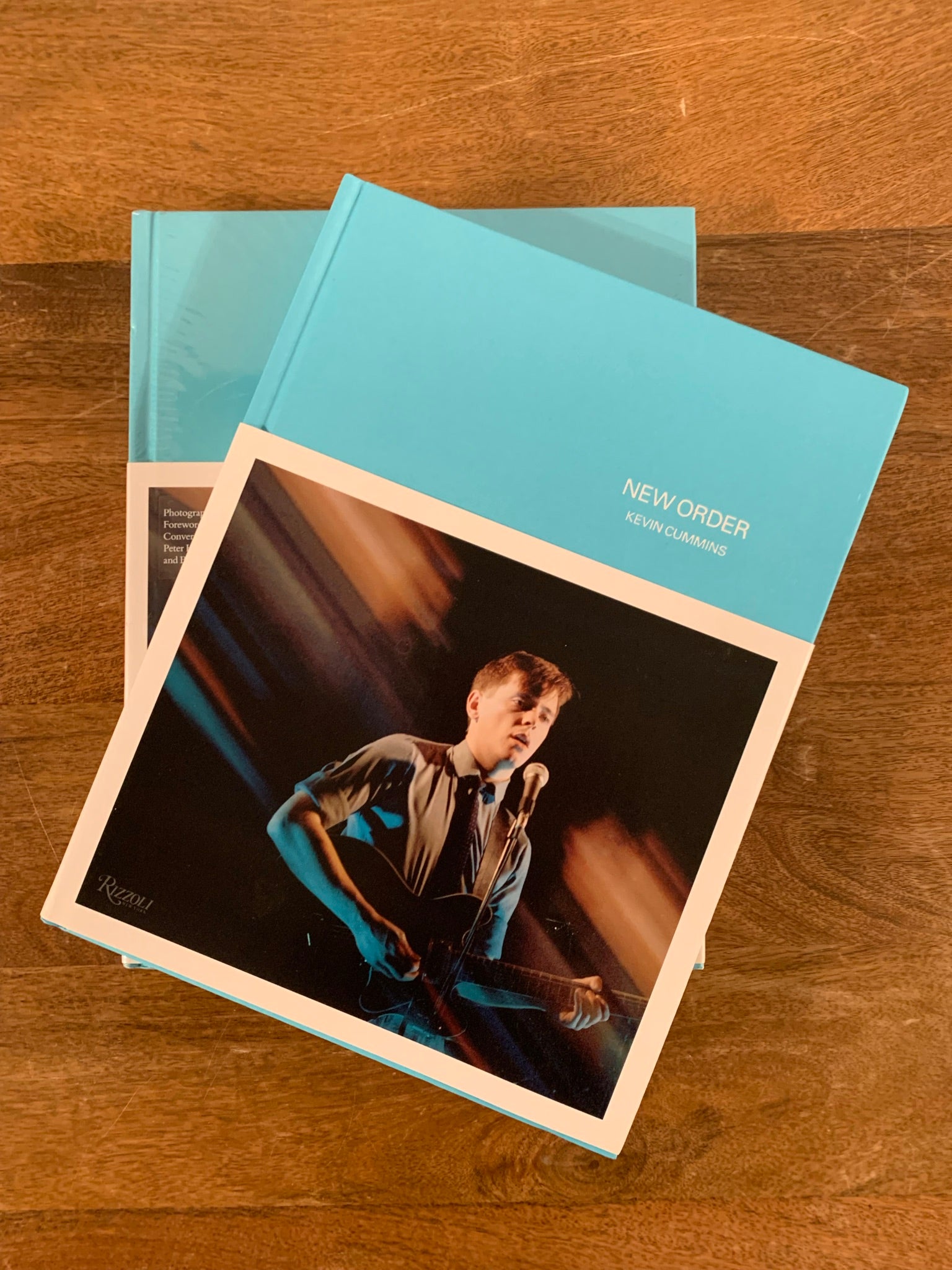 BOOK / NEW ORDER: PHOTOGRAPHS BY KEVIN CUMMINS / KEVIN CUMMINS