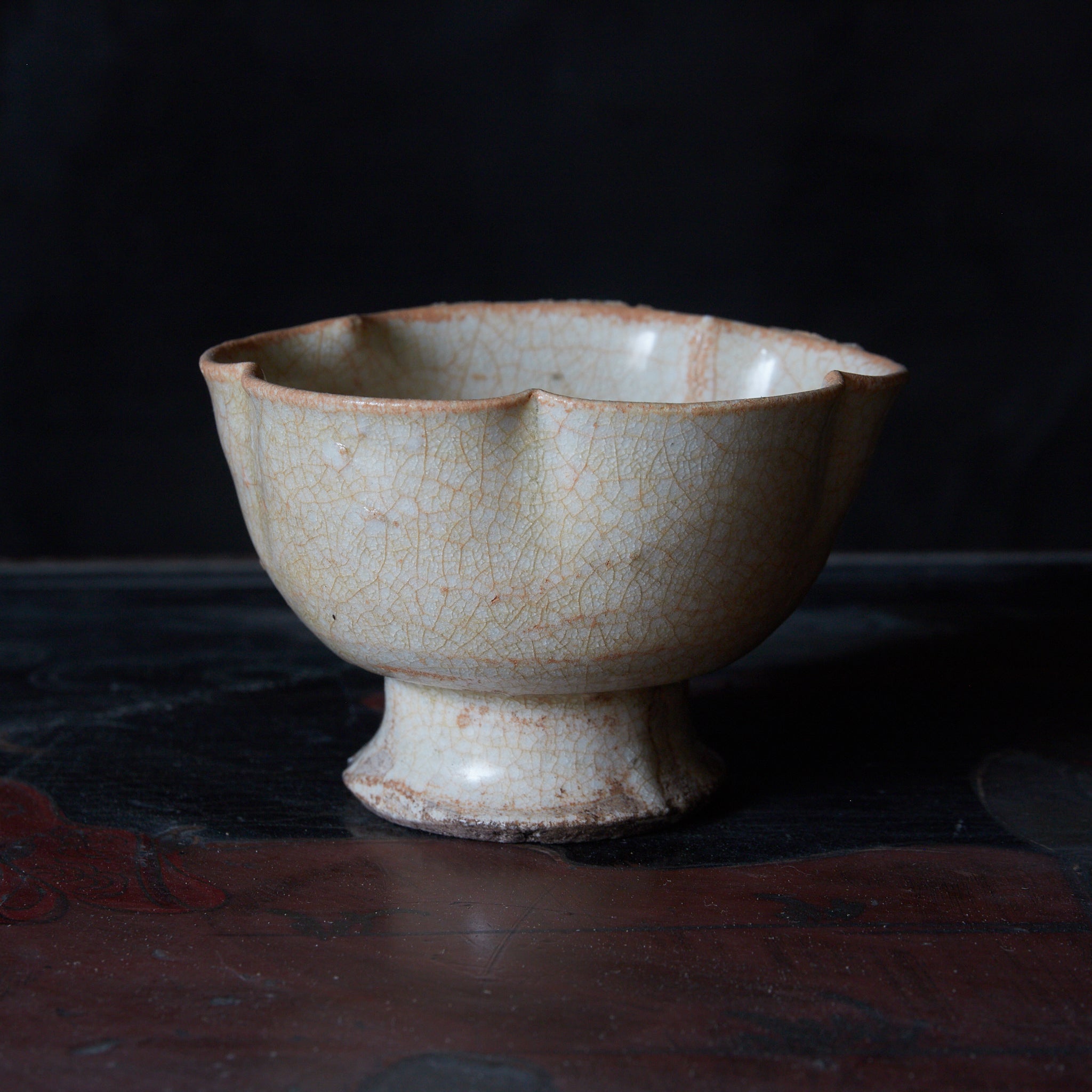 宋代 湖田窯 影青 青白磁花口杯（960–1279CE） | 入蘆花（ロカニイル）