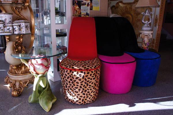 輸入家具のローマンディール