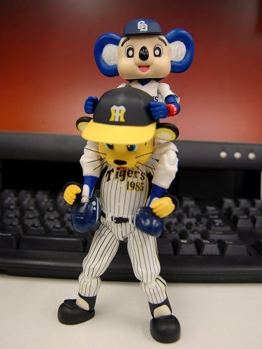 ドアラ＆トラッキー発売記念 ポージング講座！ | 産地直送 MAX丸見え