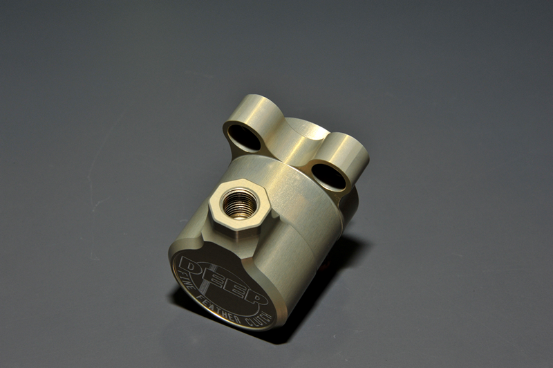 ドゥカティのクラッチを軽くする定番～ファインフェザークラッチKIT