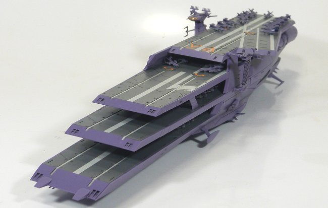 【未組立】ヤマト 大ガミラス帝国軍ガイペロン級多層式航宙母艦 ランベア ガイペロン級多層式航宙母艦＜ランベア＞ (1/1000) (プラモデル