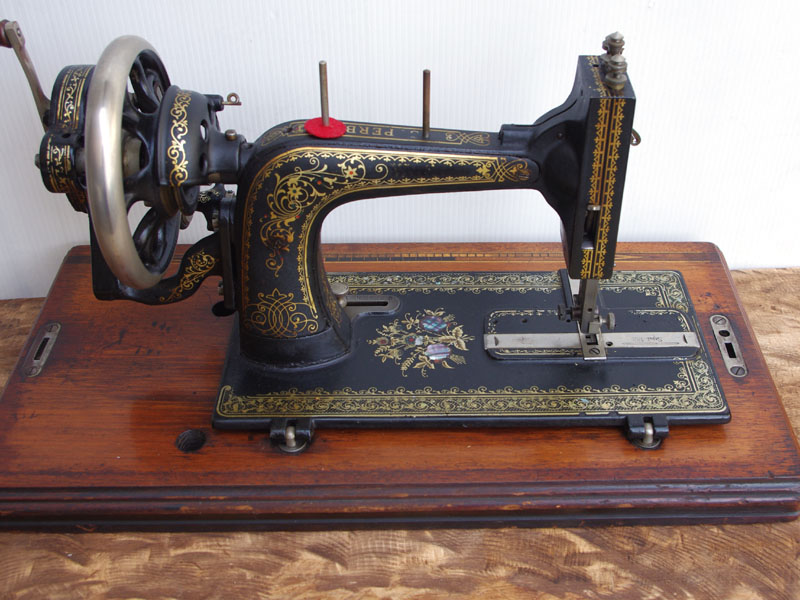 No.236 Wertheim ヴェルトハイム製 手回しミシン：アンティークミシン