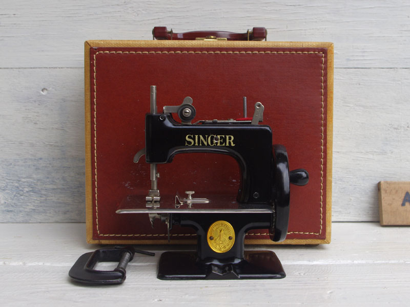 No.802 SINGER 20 シンガー製トイミシン：アンティークミシン修理士の