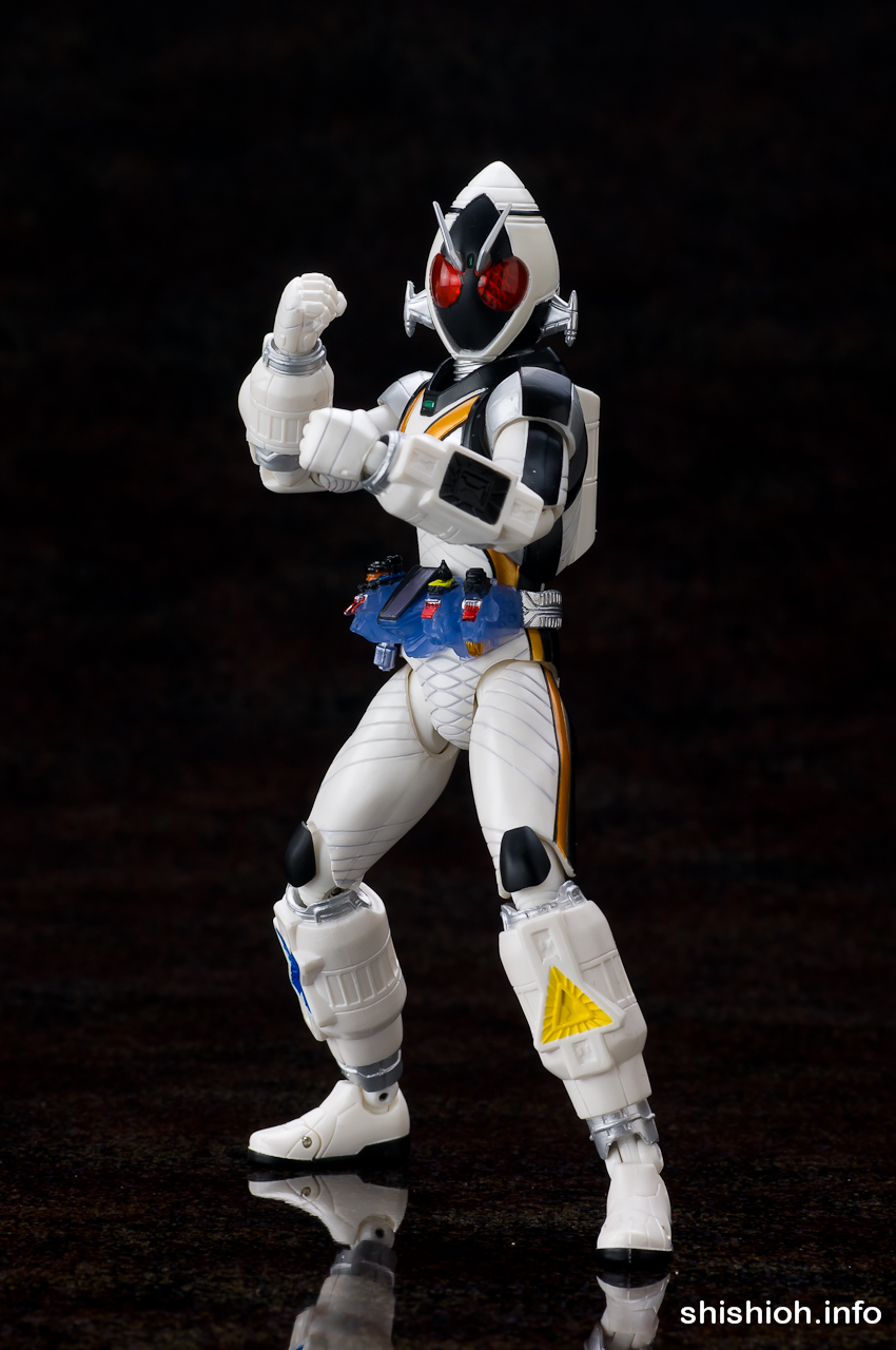 レビュー】 バンダイ S.H.Figuarts 仮面ライダーフォーゼ ベース