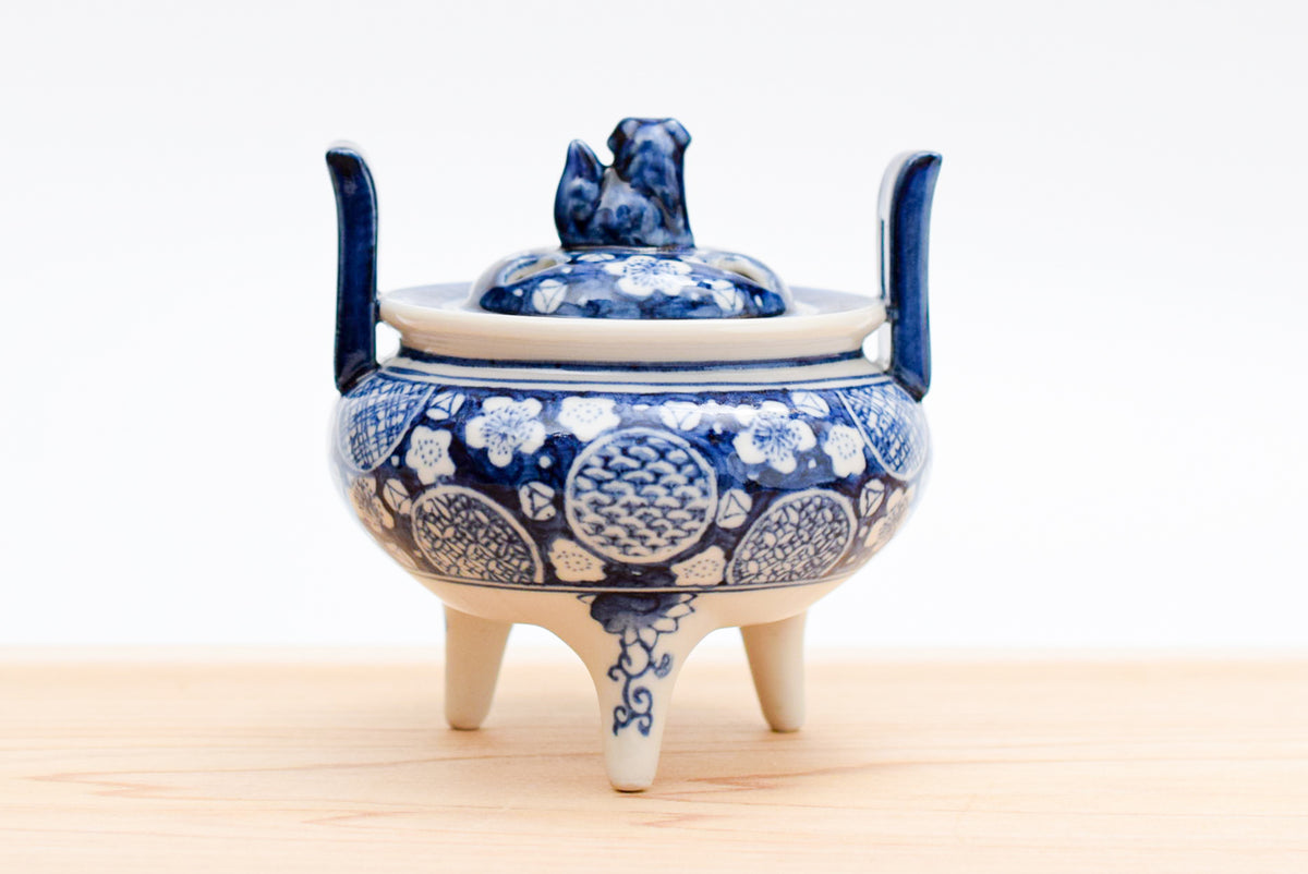 生産終了】4号香炉 染付丸紋 – Juttoku.