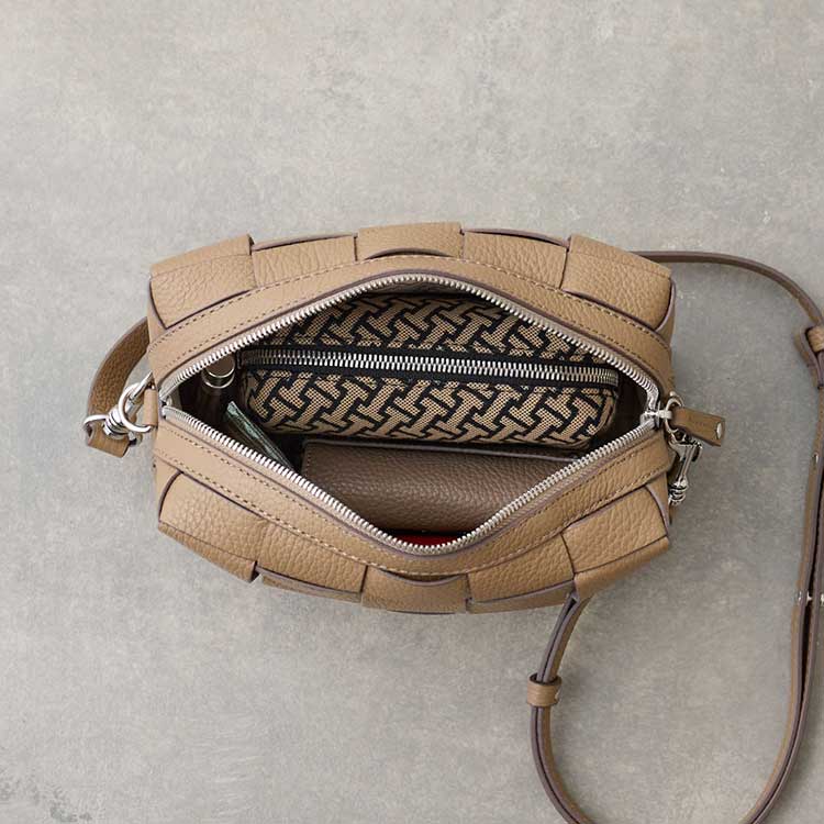 IACUCCI］ベルタ S CERVO サンドベージュ|新生活特集2026