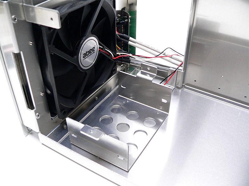 世界最小のミドルタワー、Abee「AS Enclosure S1」発売開始！ - 自作PC