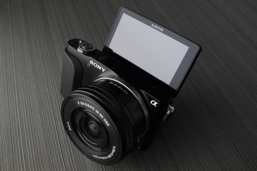 ぶらり、SONYの最小最軽量ミラーレス一眼 α NEX-3Nを買ってみた: 一路