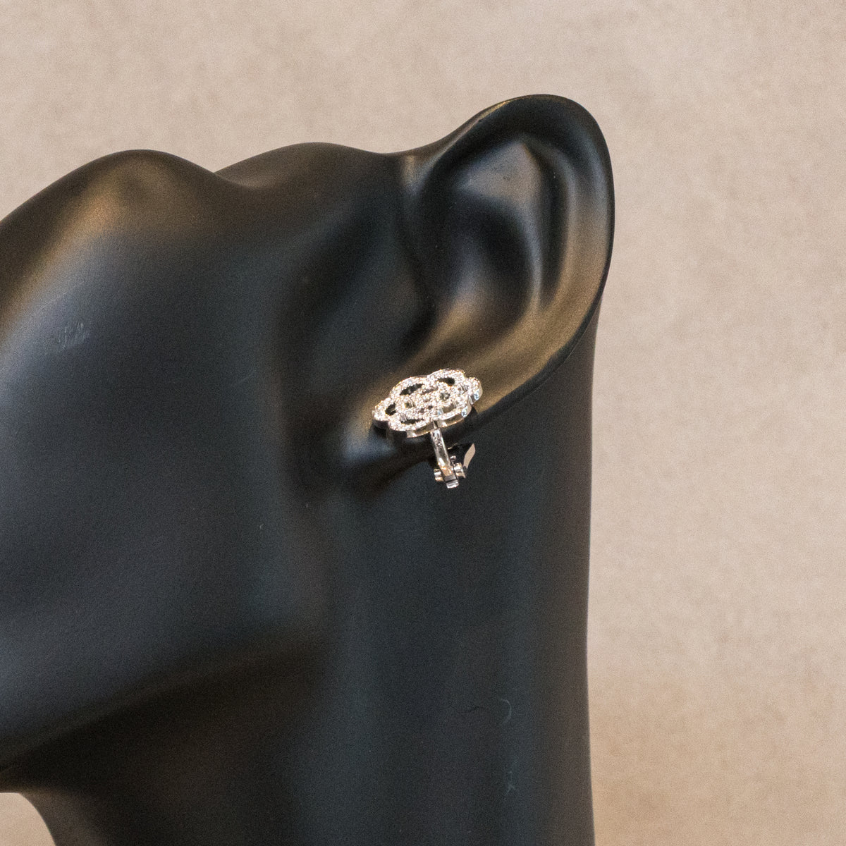 CHANEL シャネル カメリア ピアス – The BOUTIQUE