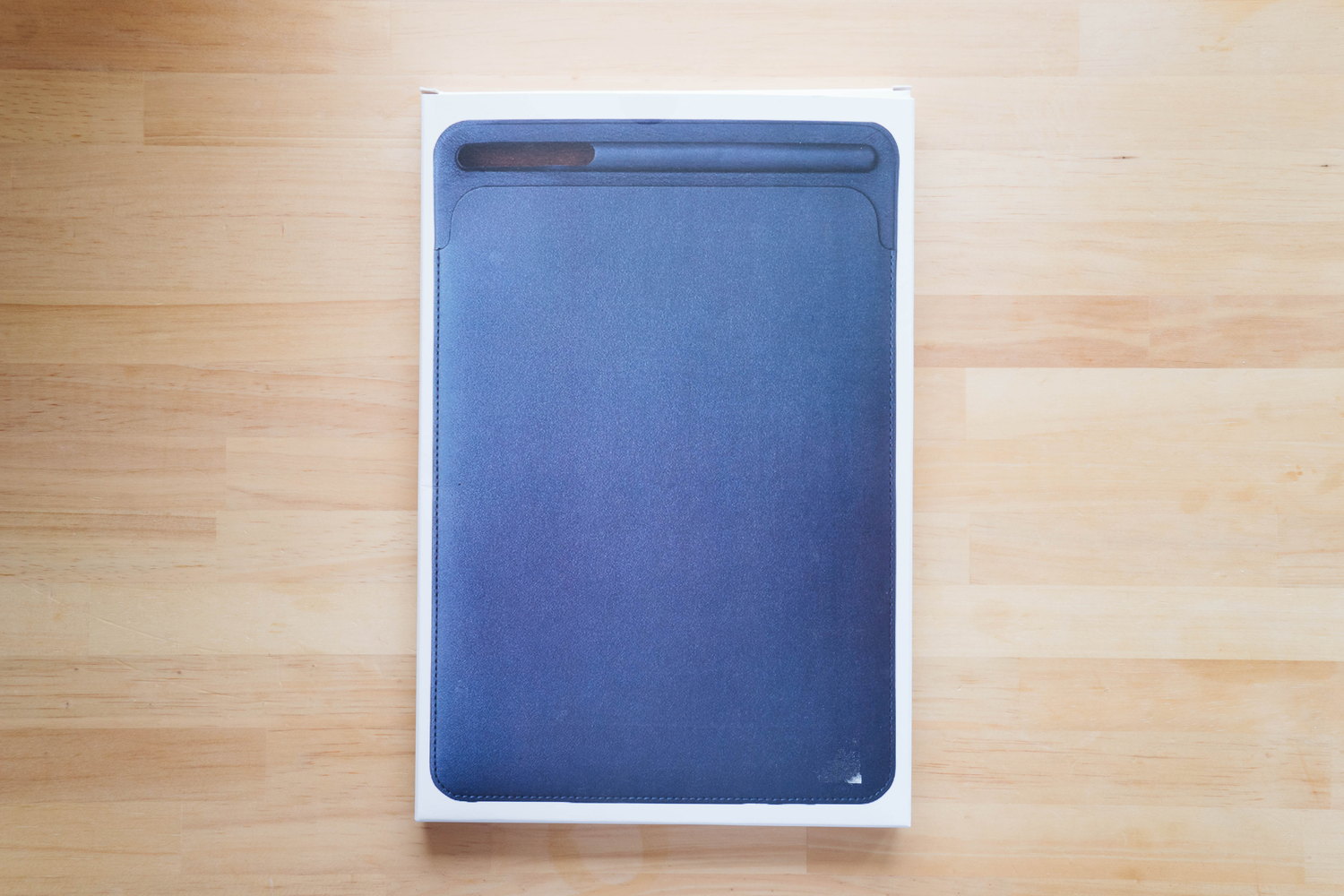 格安だけれど必要十分。10.5インチ iPad Pro用のスリーブケース