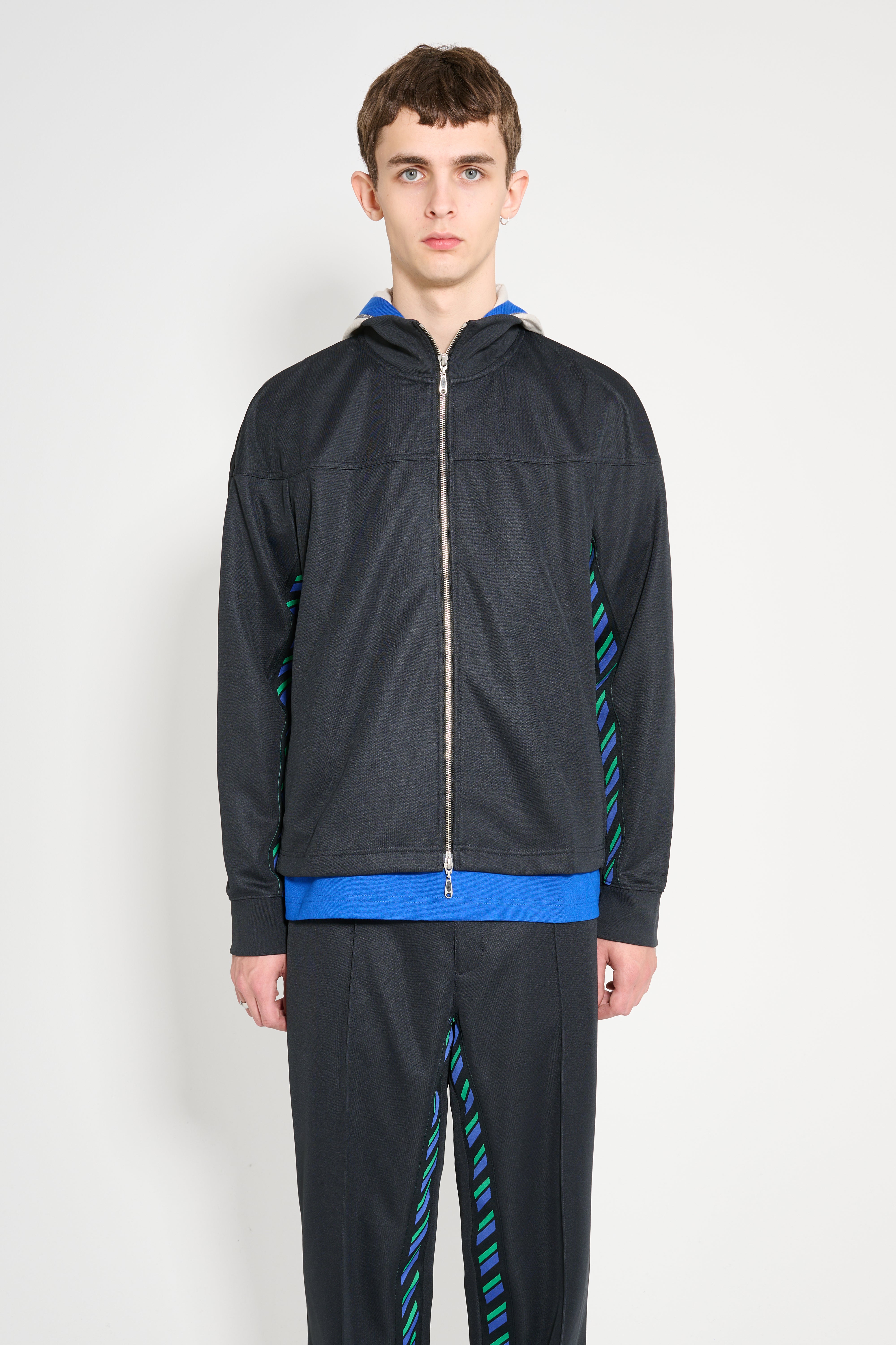 Asics Novalis Styrax Track Jacket Anthracite – Très Bien