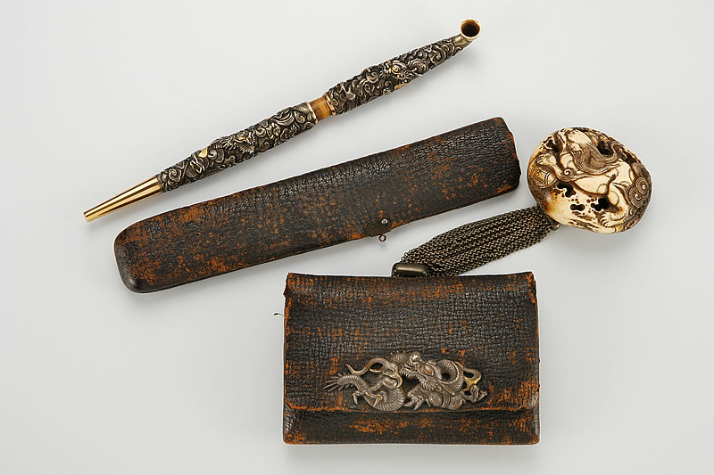 アンティーク 煙管 キセルセット 骨彫刻 革ケース 真鍮製 レトロ 喫煙具