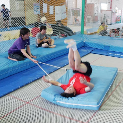 滝ノ水店店内紹介 - トランポリンハウスvivace