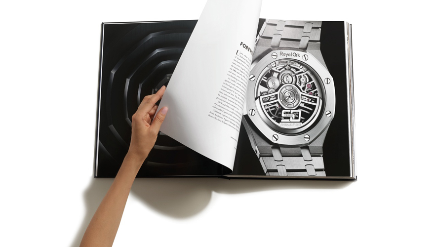 全296ページ、イラスト点数400点。ロイヤルオーク50周年を記念する