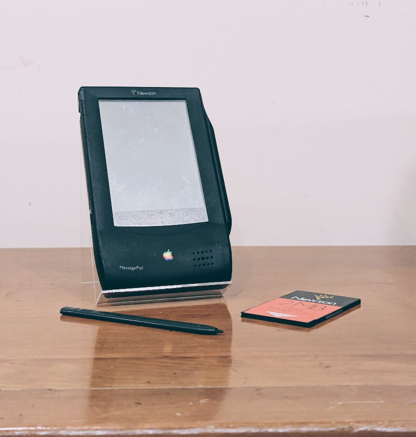 Apple Newton MessagePad (1993-1998) – Westport Tech Museum