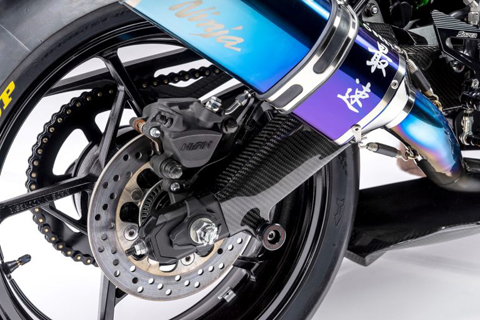 Ninja ZX-25R (2020-) スイングアームカバー --