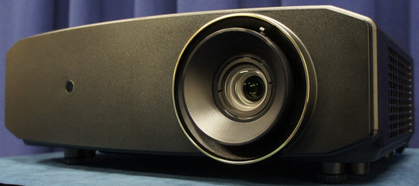 AC2 - JVC NZ30 DLPプロジェクター