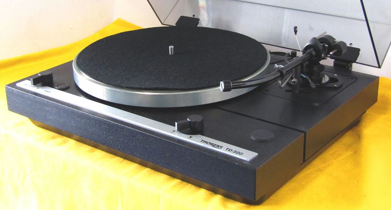 トーレンス THORENS TD320 レコードプレーヤー