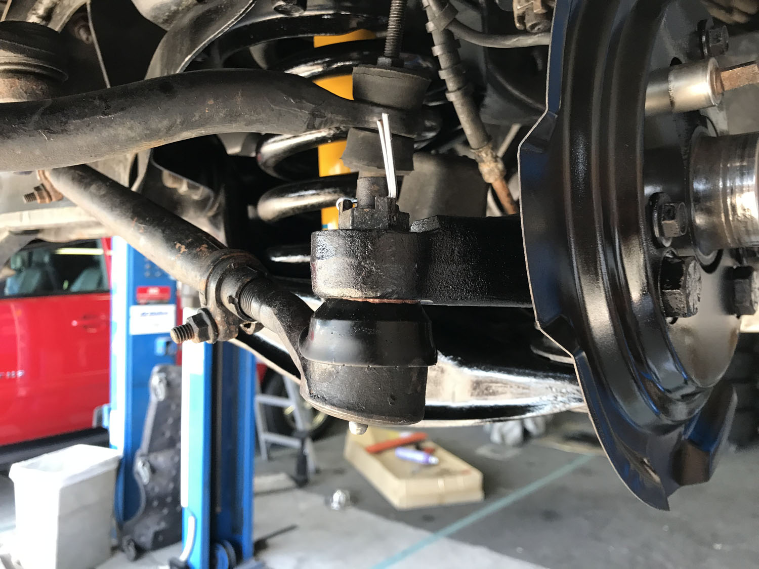 03y ダッジラムバン 納車準備 ビルシュタインショック交換 | ダッジ