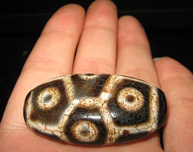 九眼天珠是什么？ - 对公古玩鉴定-古董鉴定-成都大圣宫艺术品研究院