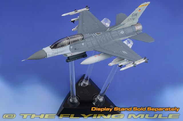 F-16DG Fighting Falcon 1:72 Diecast Model - Calibre Wings CL