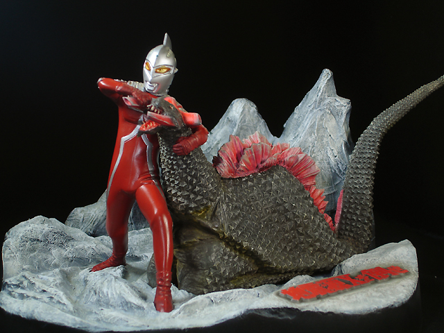 怪獣無法地帯】 1/350 ウルトラセブンVSギラドラス ジオラマ完成品
