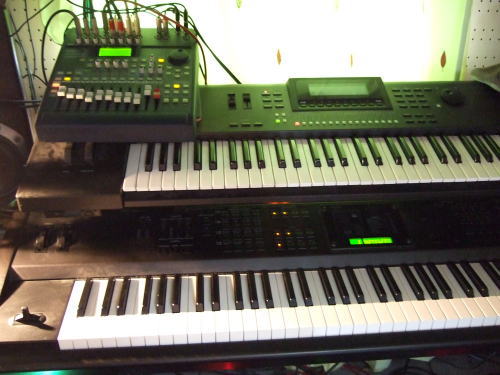 キーボード。 古くなっても俺の相棒のステージピアノA90EX と ありがとうW5