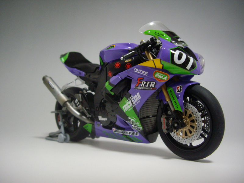 Evangelion] 1/12 Kawasaki ZX-10R Eva Color.2010 (plamo Fujimi