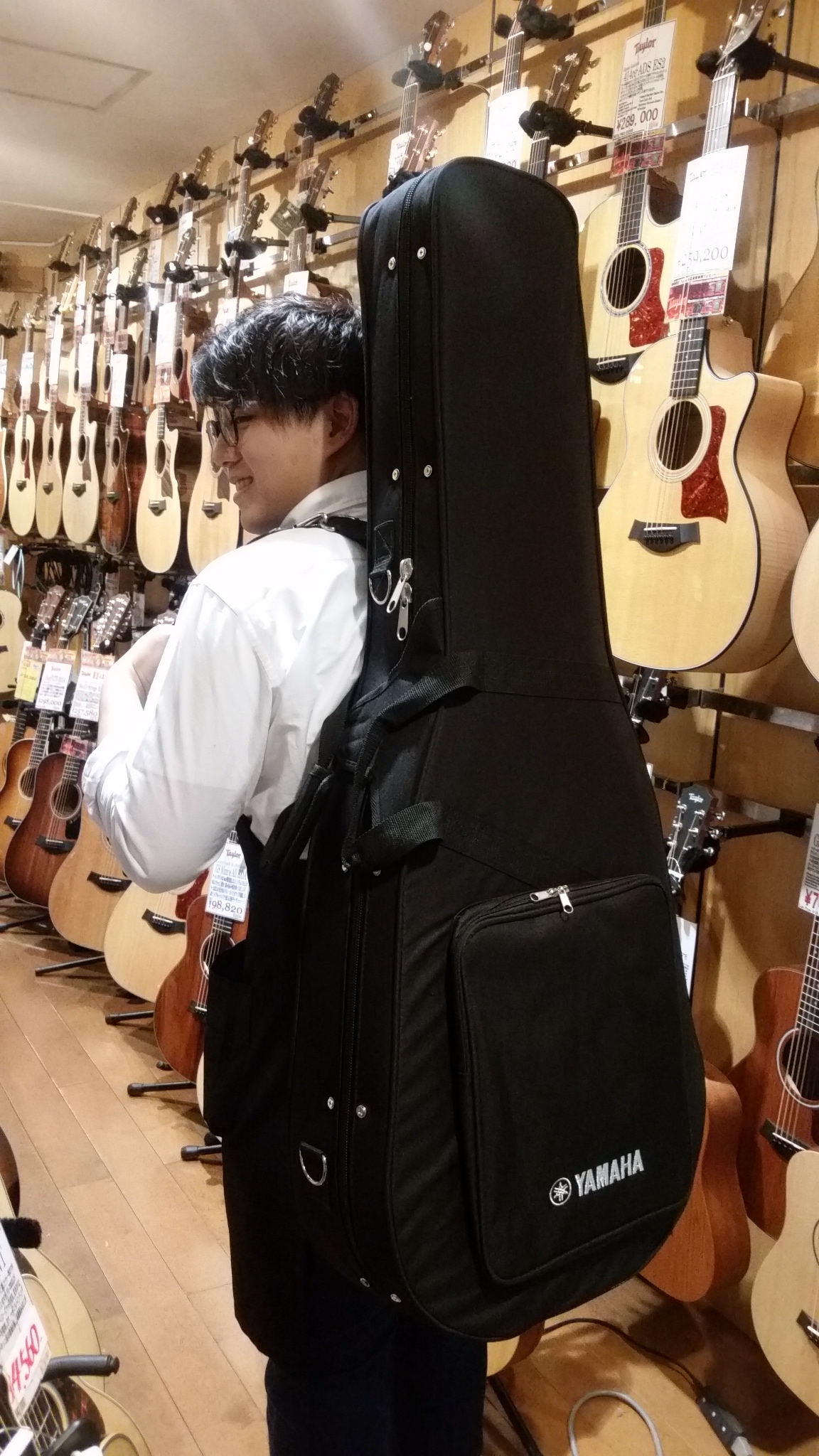 安心と信頼の日本製YAMAHAアコースティックギターに今ならギグケースが