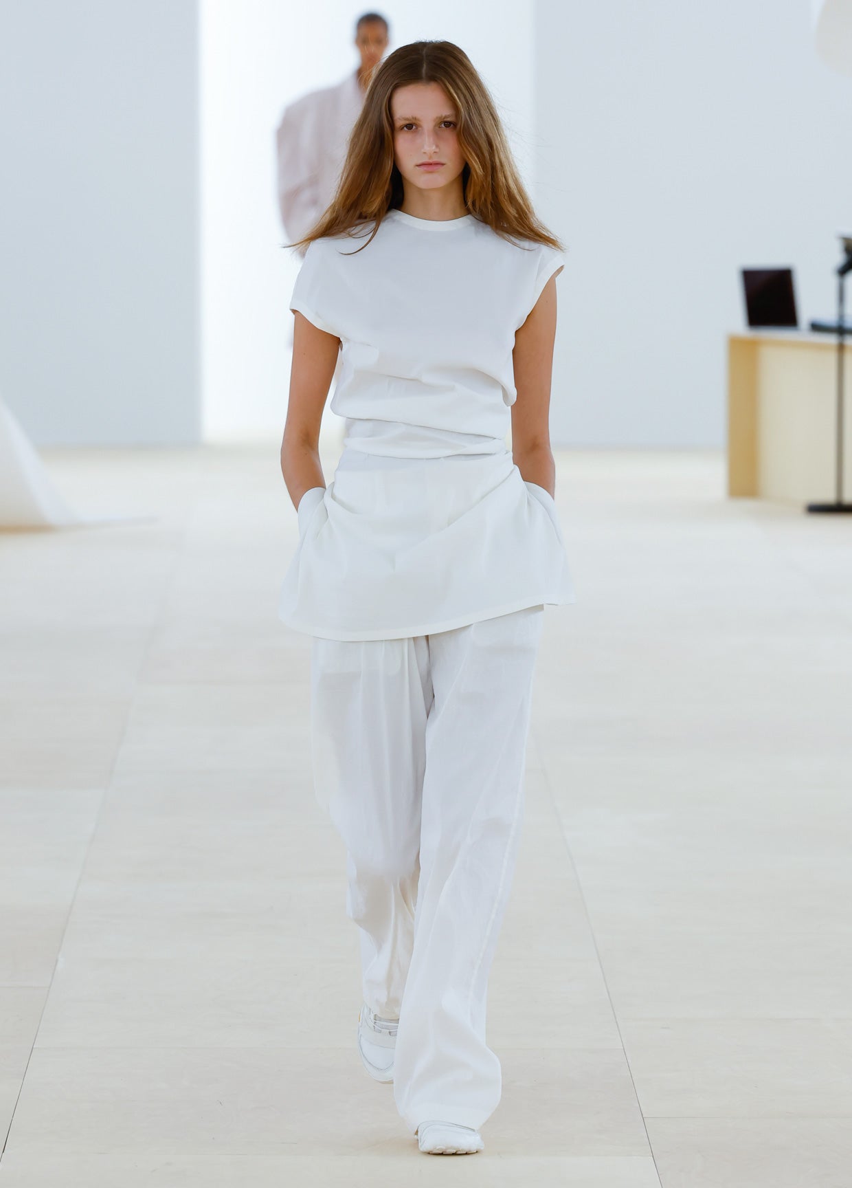 ISSEY MIYAKE SPRING SUMMER 2024 コレクション 21 – isseymiyake.com