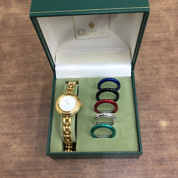グッチのレディース時計「チェンジベゼルウォッチ」止まっていても買取