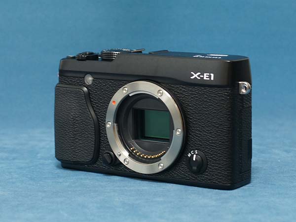 富士フイルム FUJIFILM X-E1の外観をみる ミラーレスカメラ/monox