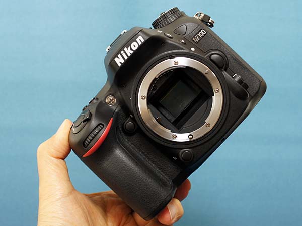 ニコン Nikon D7100の位置づけと概要 ミラーレスカメラ/monoxデジカメ
