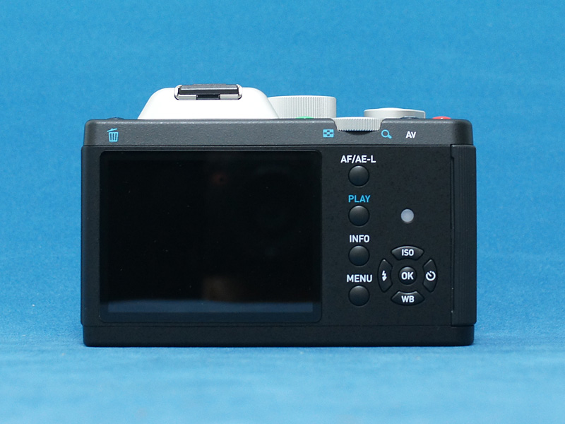 ペンタックス K-01の外観をみる /monox デジカメ 比較 レビュー