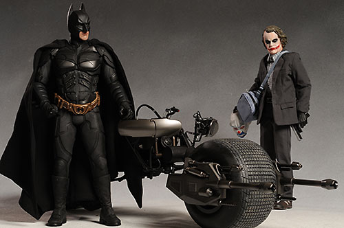 Review and photos of Hot Toys Dark Knight Batman Batpod 1/6th