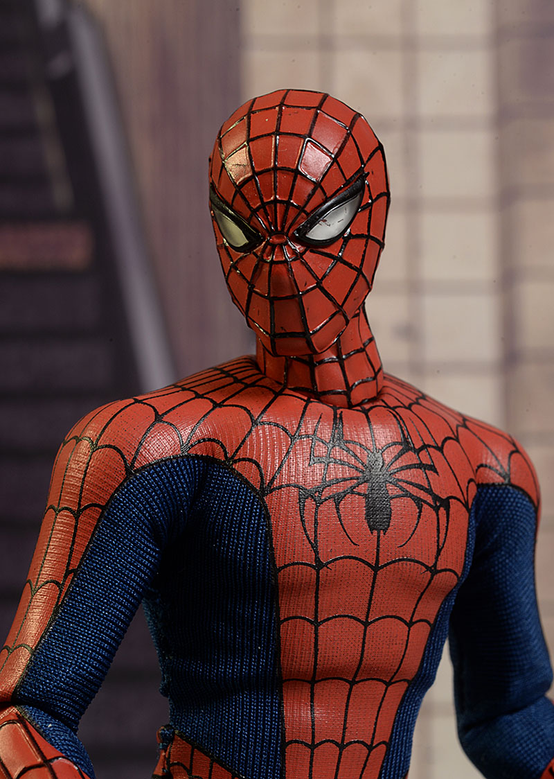 Review and photos of Spider-man One:12 Collective action figure by