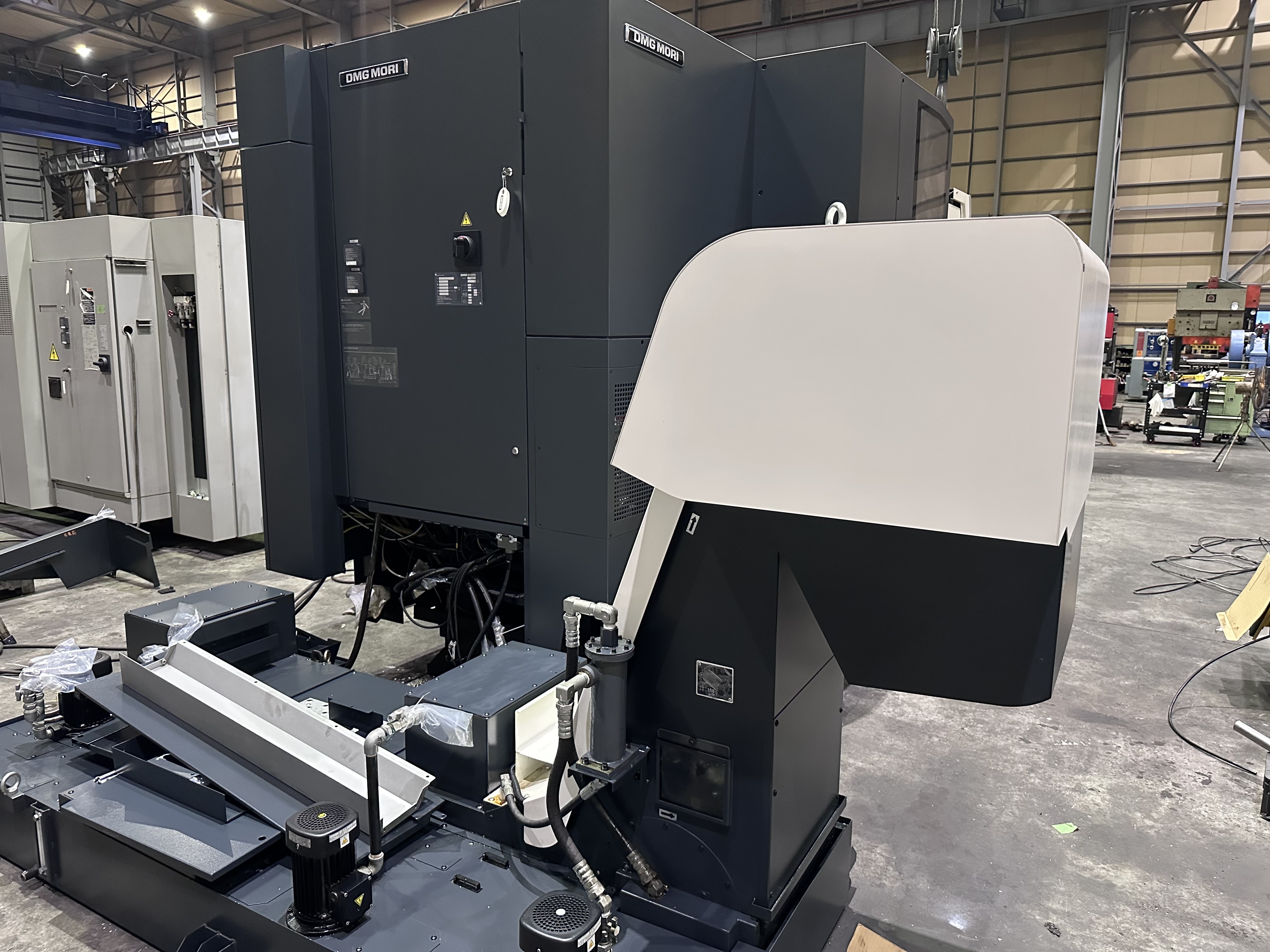 森精機 立マシニング NVX5080/40(BT-40) 2016年製 - 株式会社浪速工機