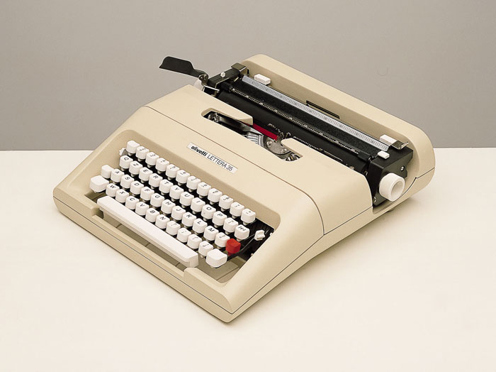 タイプライター・レッテラ｜（イタリア・オリベッティ社製）olivetti