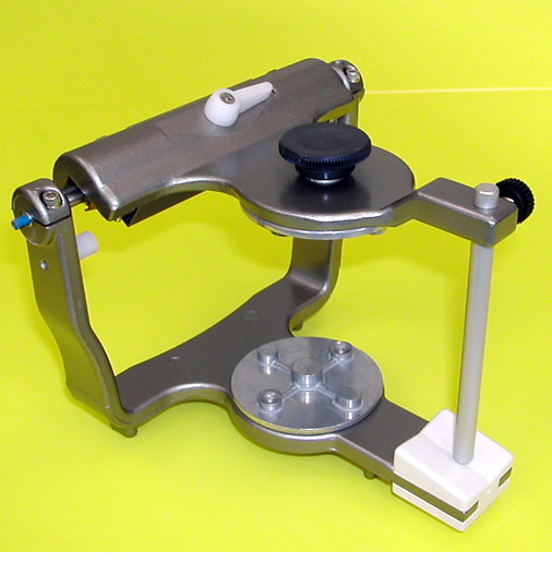 株式会社オオタキ：製品情報：咬合器 » 新型咬合器（平均値咬合器）