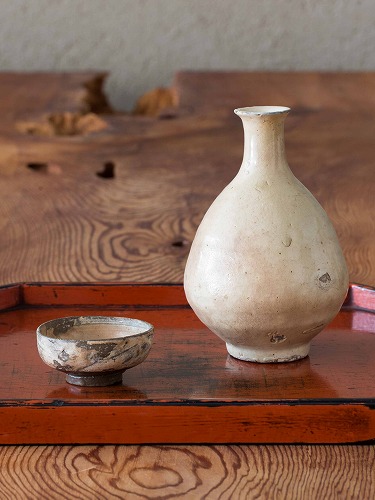 Blog » 李朝 粉引徳利 鶏龍山刷毛目盃 ｜大塚美術 / Otsuka Fine Art