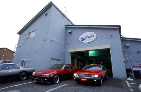 R30スカイラインのことならジェネシス