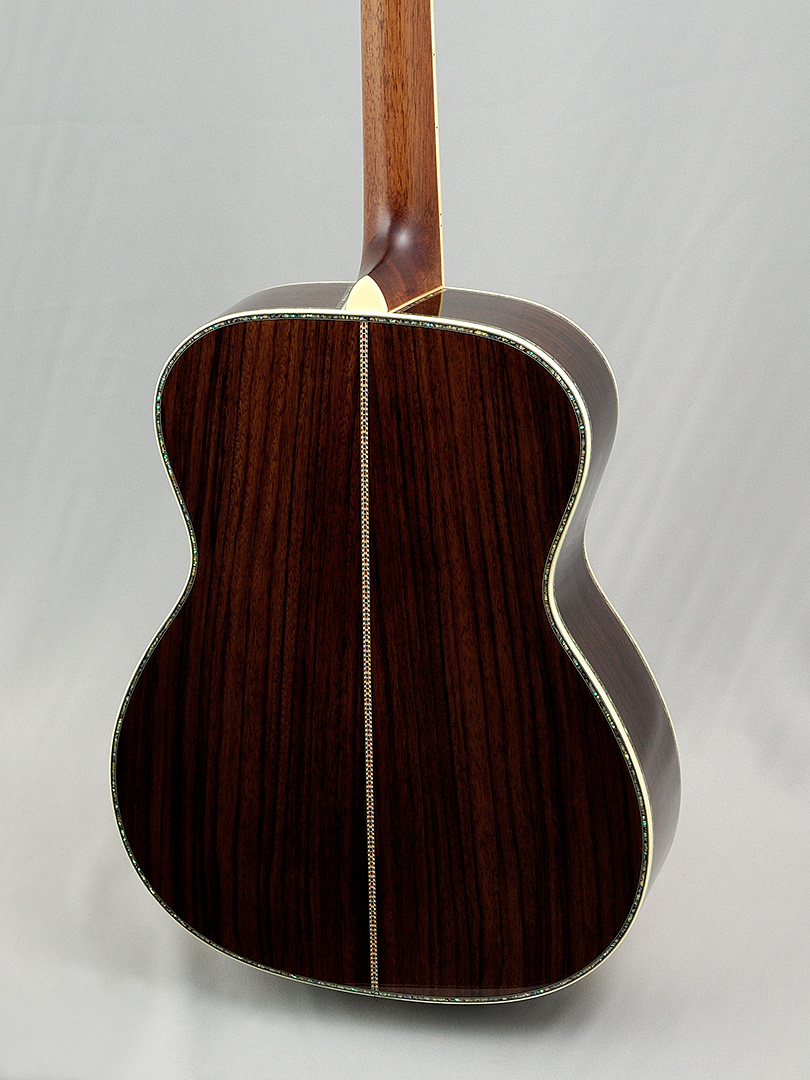 Cat'sEyes/CE185T 【しっかりしたボディ鳴りと厚みのあるサウンド