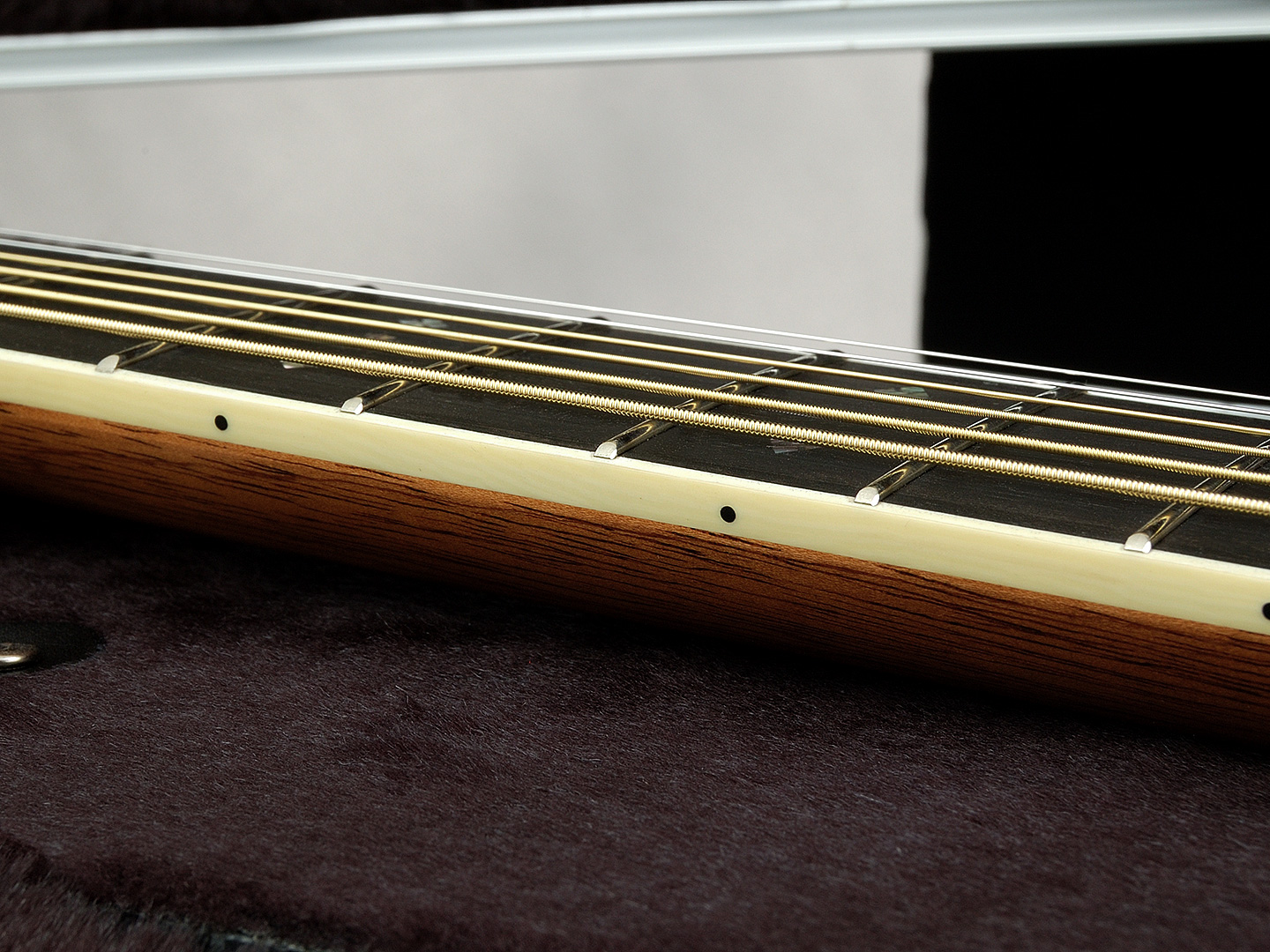 Cat'sEyes/CE185T 【しっかりしたボディ鳴りと厚みのあるサウンド