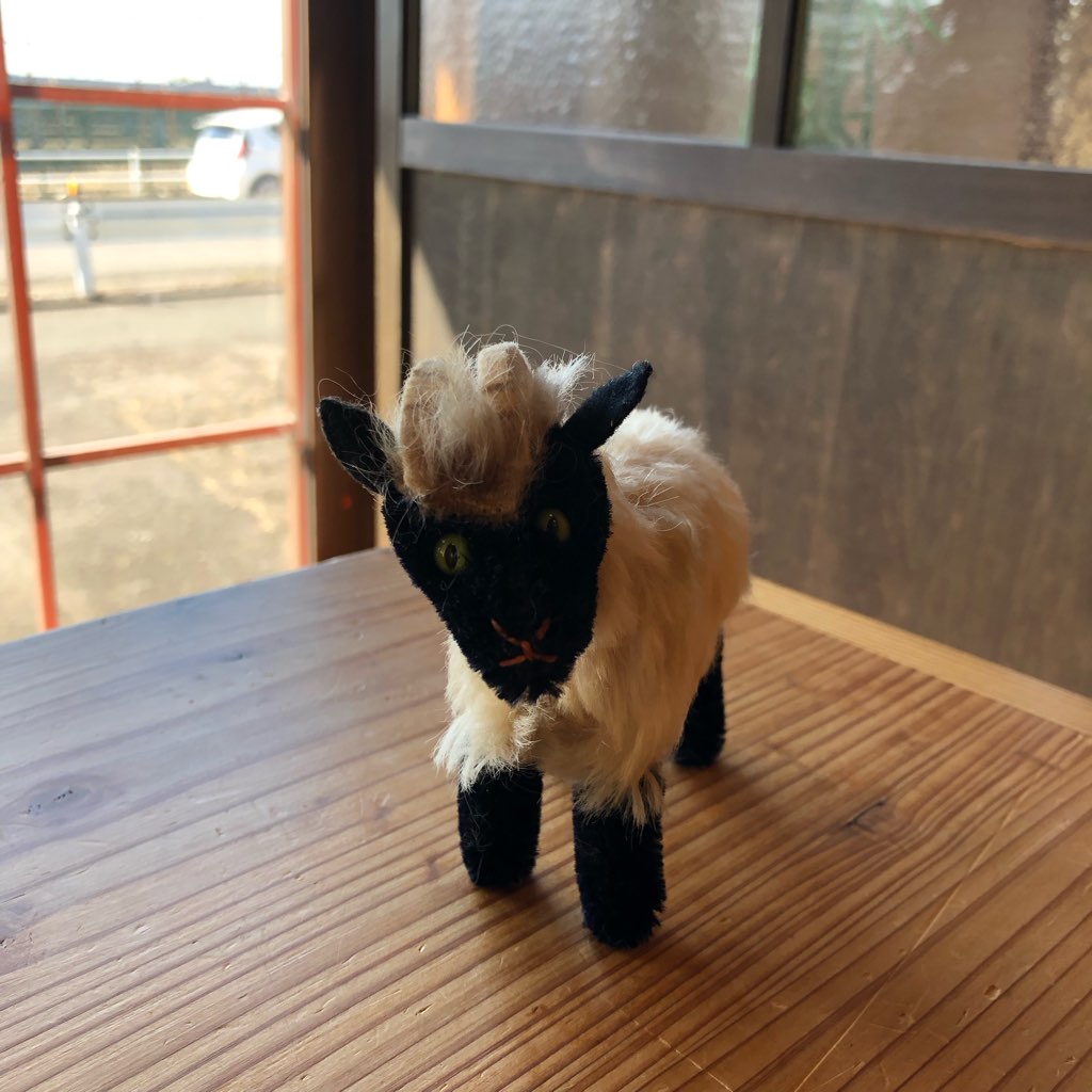 シュタイフ / Steiff マウンテンシープのスナッキー / Snucki 羊