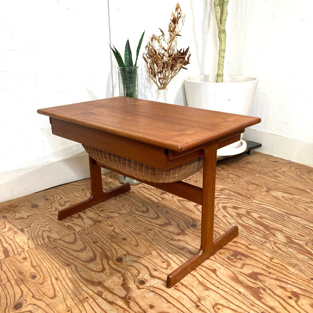 サイドテーブル・ナイトテーブル・ローテーブル Kai Kristiansen Teak