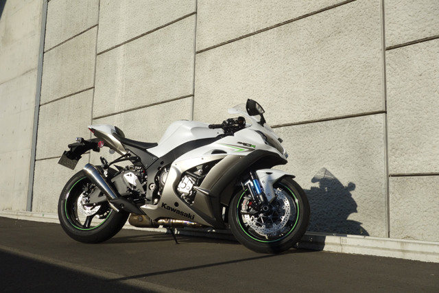 ZX-10R | 忠さんが陣頭指揮をとってマフラーを開発していく実際の