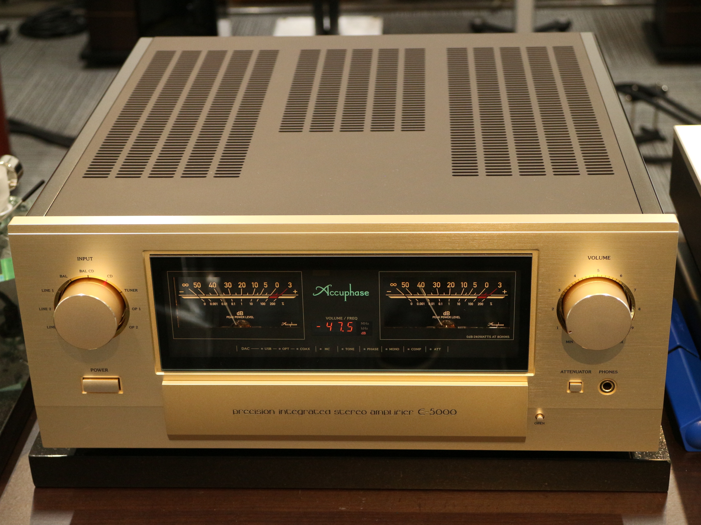 AccuphaseとLUXMAN プリメインアンプ新製品 | ブログ | すみやサウンド