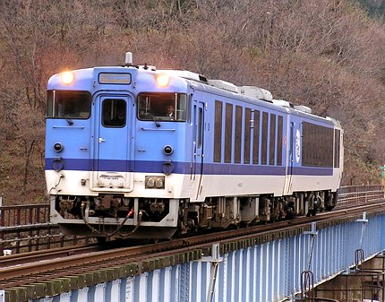 たくたくのページ｜東北地方で見られる車両＞クルージングトレイン (旧