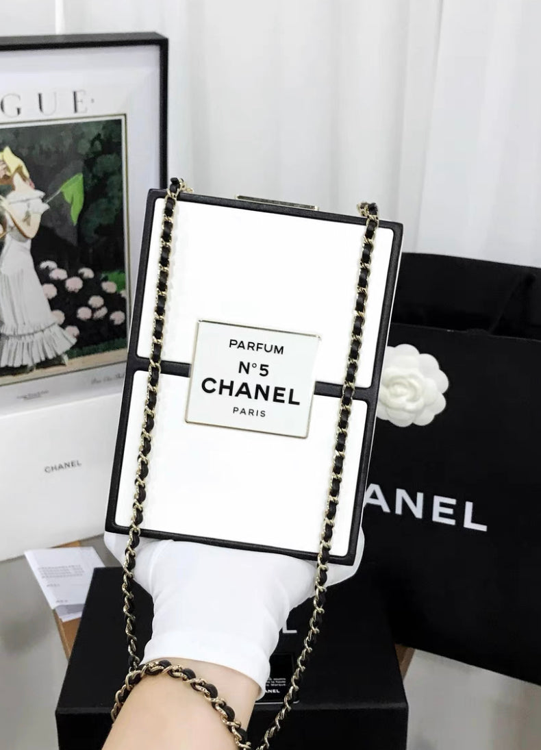 Chanel No.5 Perfume Box Minaudiere Clutch Bag 2021 – Wararni.com